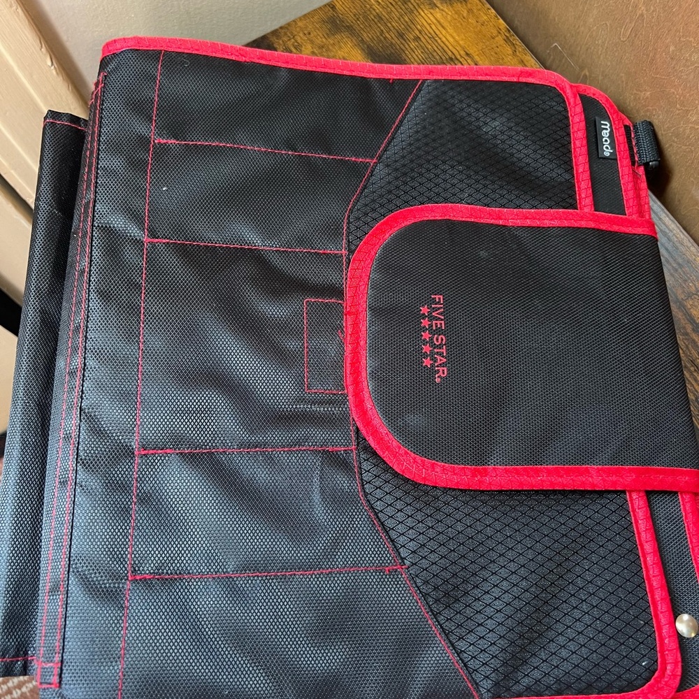 Five Star Zipper Binder + Storage